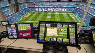 La tecnología Hawk-Eye de Sony instalada en un stand del Bernabéu.