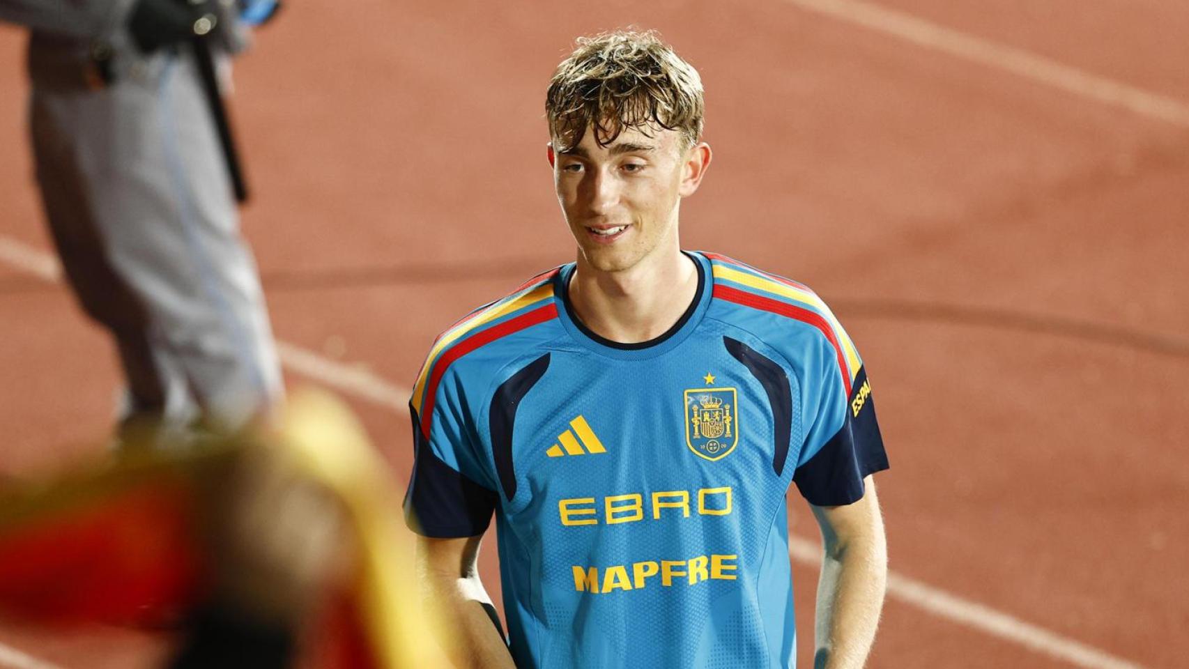 Dean Huijsen, en un entrenamiento de la Selección