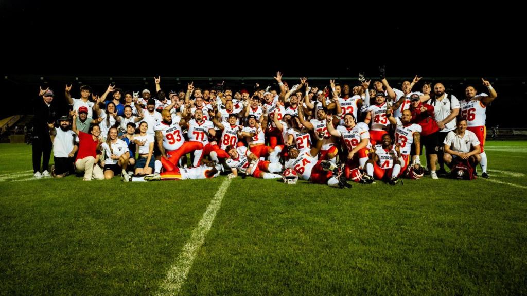 Foto de familia de los Bravos de Madrid
