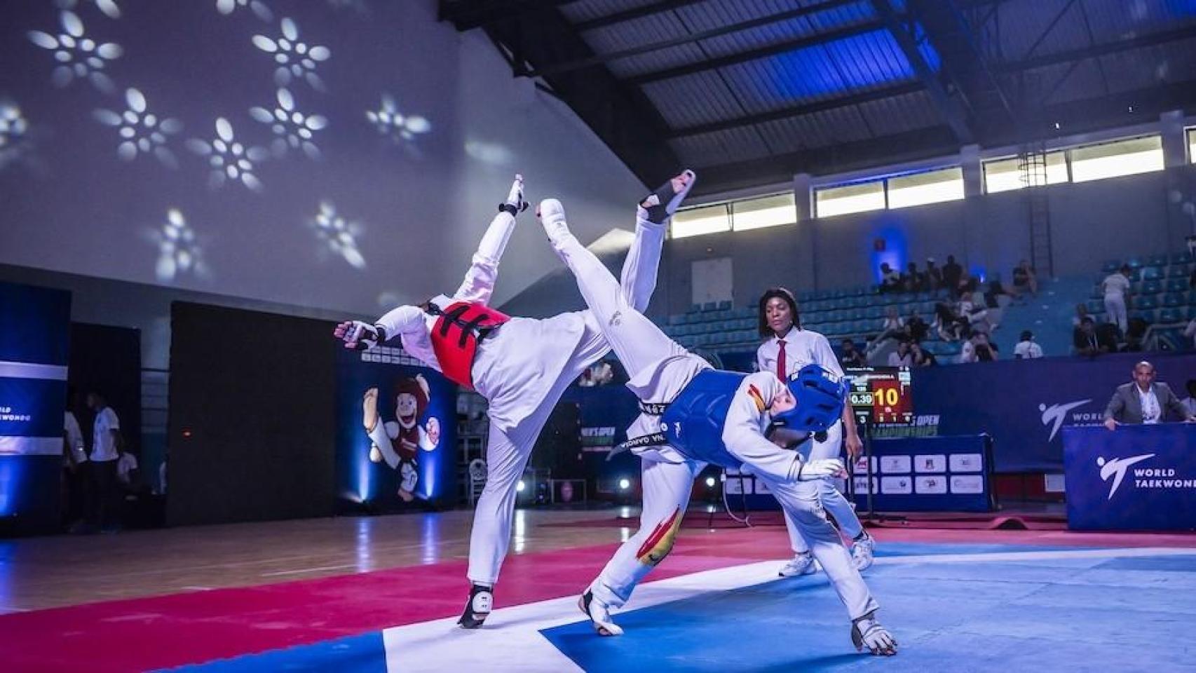 La coruñesa Helena García durante un combate de taekwondo en la Copa del Mundo