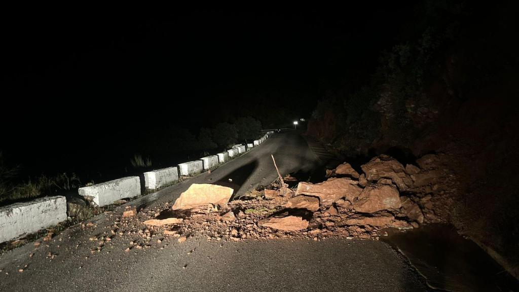 Imagen de uno de los desprendimientos ocurrido en una carretera de la Serranía de Ronda.