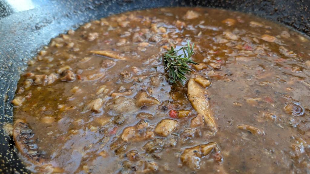 El gazpacho que se inventaron para Fetén Carlos Tomás y Mario Amat.