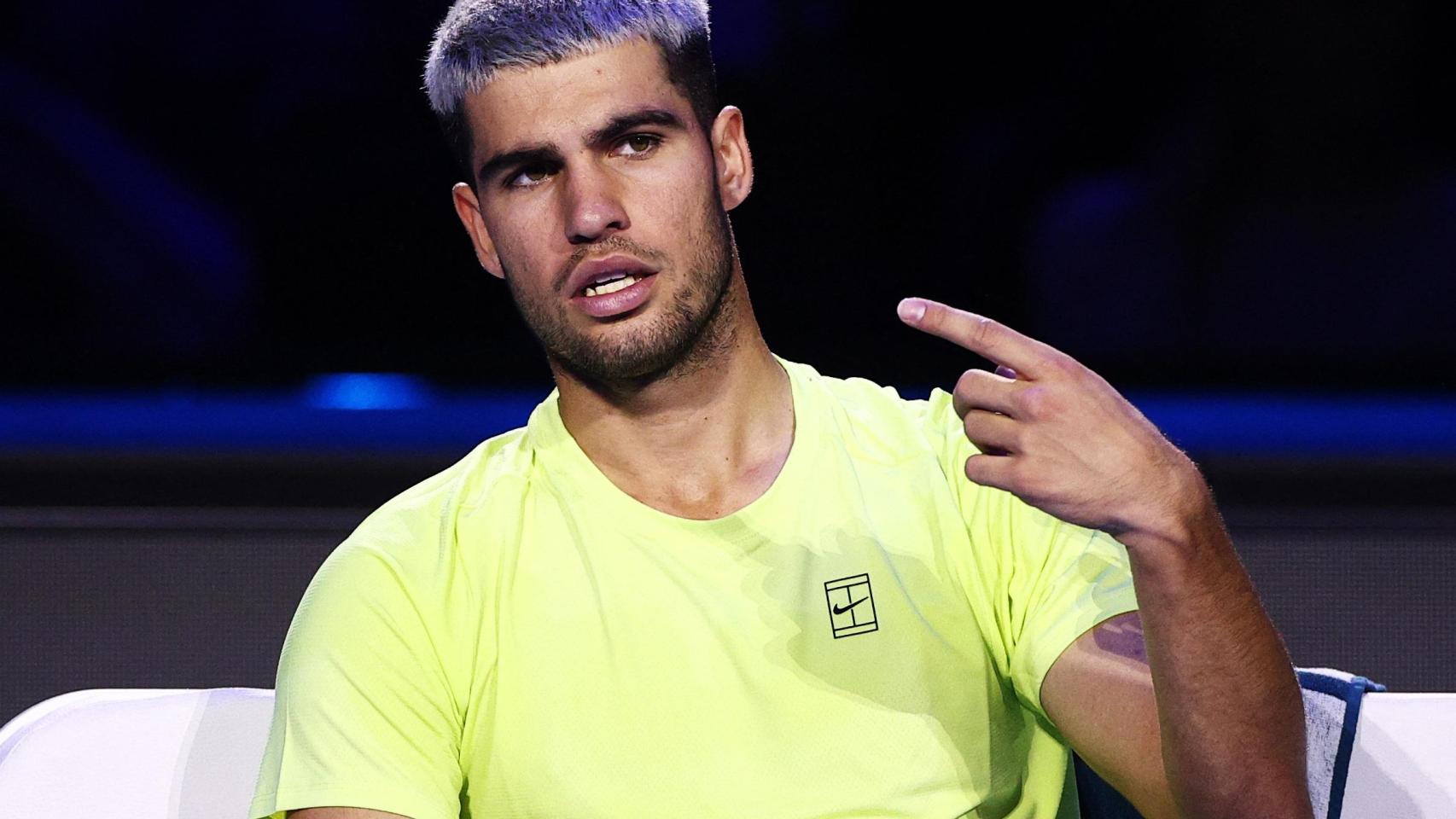 Carlos Alcaraz, en el banquillo durante las ATP Finals.