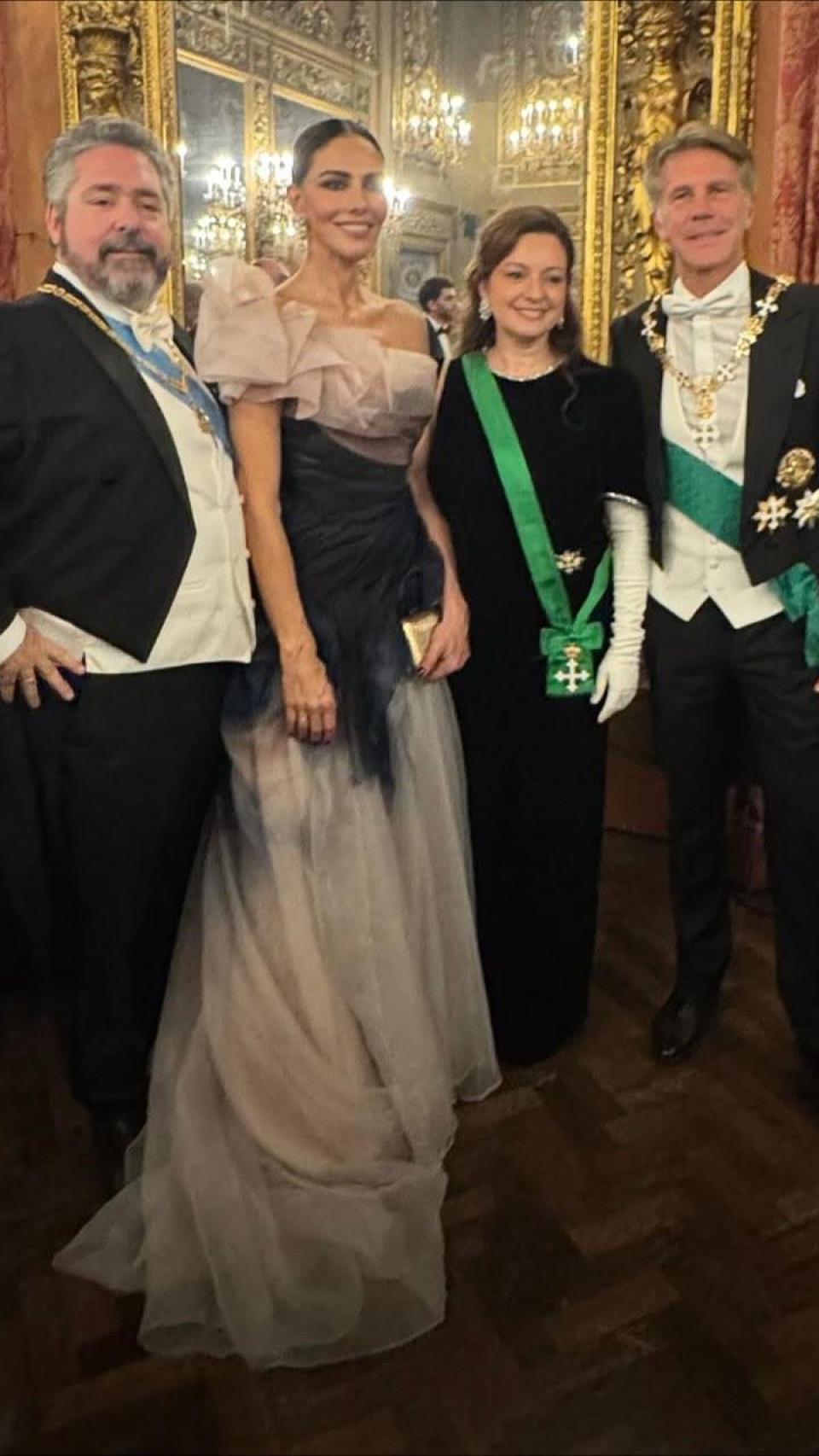 Adriana Abascal y Manuel Filiberto de Saboya, con el Gran Duque Jorge Mijáilovich de Rusia y su esposa, la Princesa Victoria Romanovna.