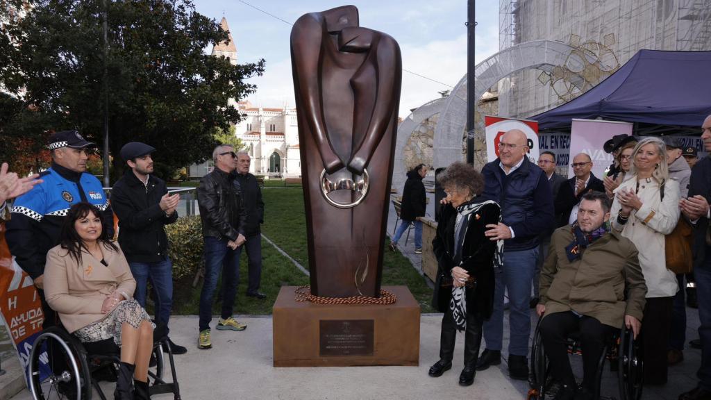 Valladolid inaugura un monumento a las víctimas de accidentes viales: “No hablamos de cifras, sino de personas”