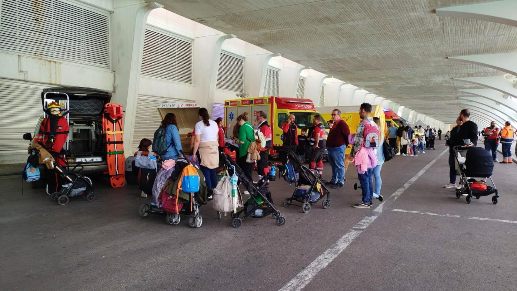 Medios autonómicos y locales que sí acudieron al evento de SOS Desaparecidos este domingo. EE