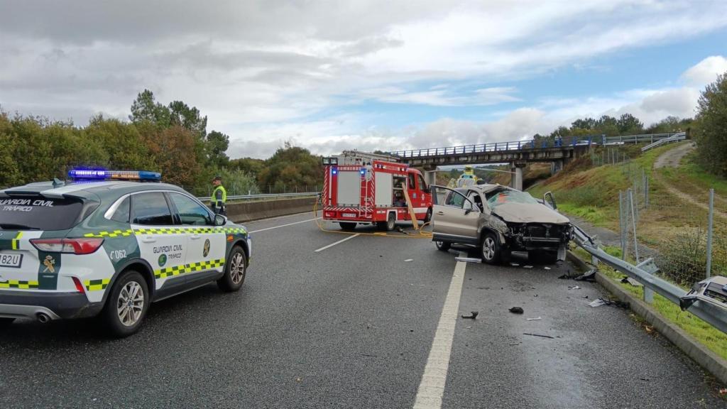 Herido de gravedad un hombre de 82 años en A Merca (Ourense) tras sufrir una salida de vía