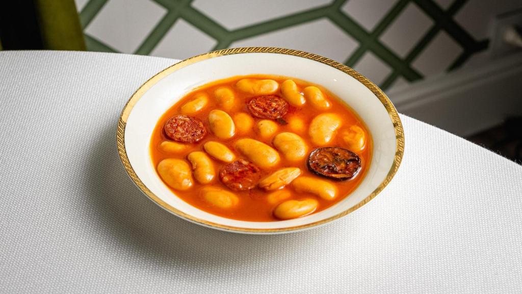 Los judiones de La Granja en consomé de faisan.