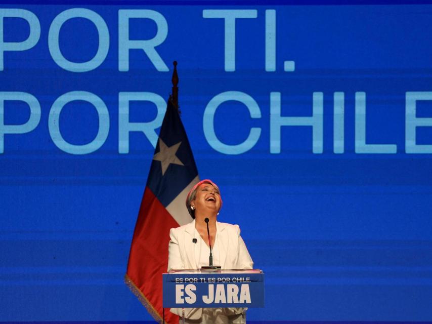 Jeannette Jara , candidata presidencial de la coalición gobernante de izquierda y miembro del Partido Comunista.