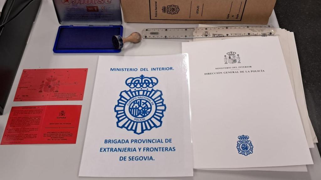 Documentación incautada por la Policía Nacional a la red criminal desarticulada en Segovia y Ávila