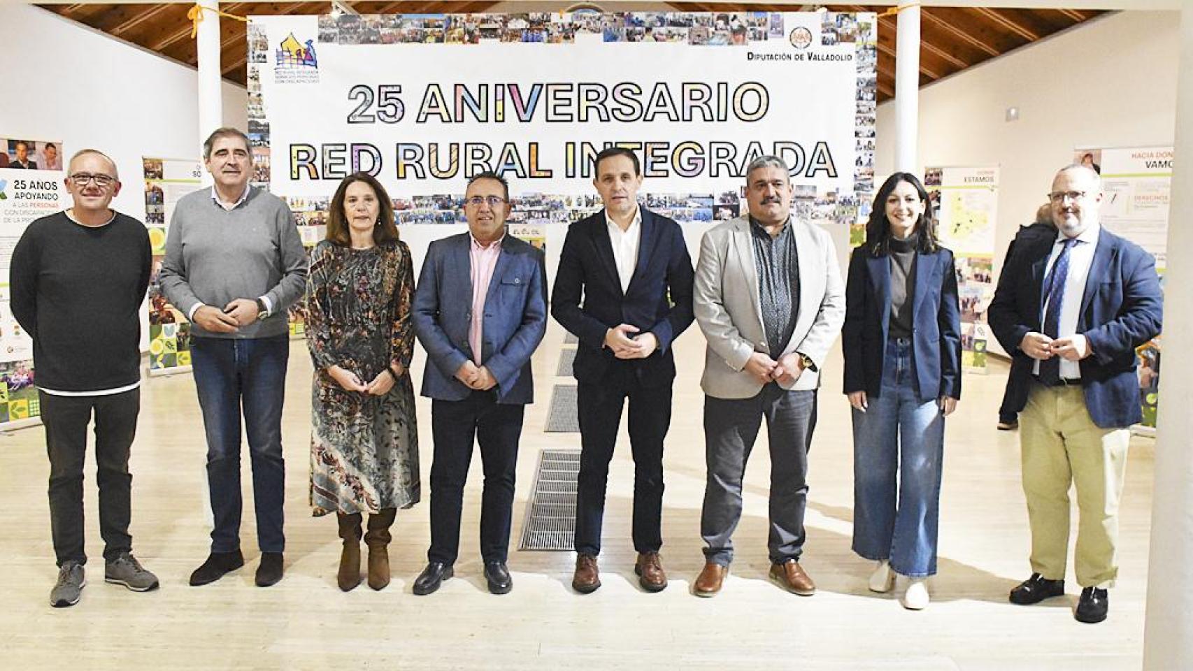 Foto de familia del encuentro por el 25 aniversario de la Red Rural Integrada de la Diputación de Valladolid