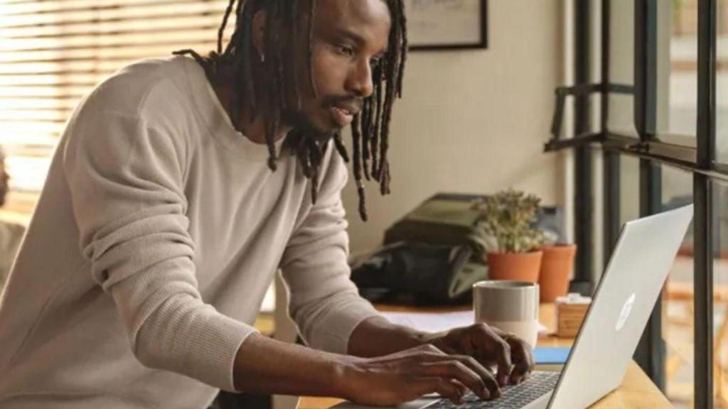 PcComponentes lo ha vuelto a hacer: este portátil HP superventas alcanza su precio mínimo histórico durante el Black Friday