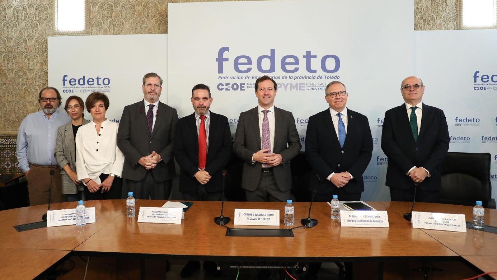El alcalde de Toledo, el vicepresidente de la Diputación y representantes de los empresarios y comerciantes han presentado la propuesta.