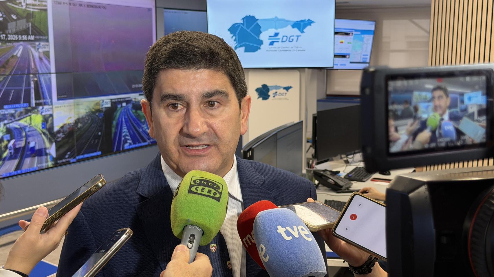 El delegado del Gobierno en Galicia, Pedro Blanco, en declaraciones a medios en la sede de la DGT este lunes.