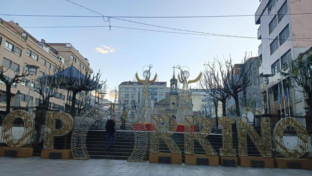 Iluminación de Navidad en la Praza do Cristo de O Porriño