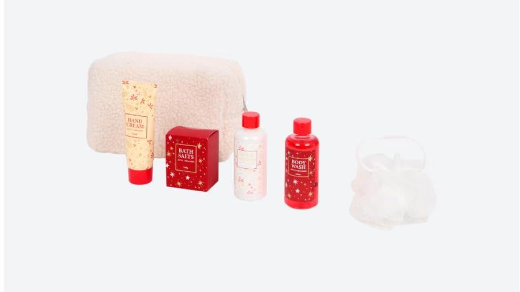 Neceser com productos de aseo. Ref. 3217873