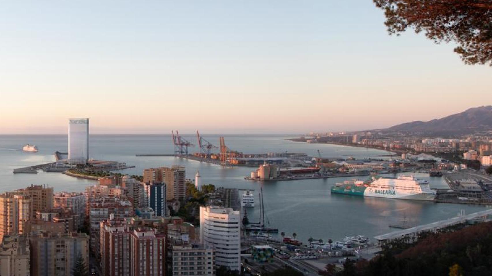 Infografías del diseño de la Torre Chipperfield en el puerto de Málaga.