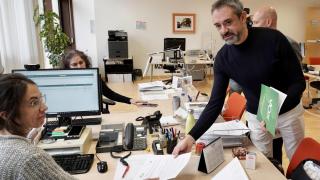 El portavoz de Vox en las Cortes de Castilla y León, David Hierro, durante el registro de la enmienda a la totalidad de su grupo a los presupuestos autonómicos para 2026, este lunes