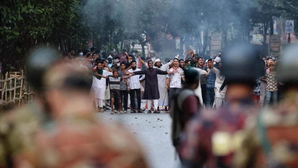 Disturbios en Bangladés tras la condena a muerte de la exprimera ministra.