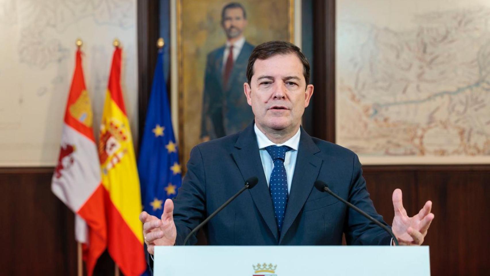 El presidente de la Junta de Castilla y León, Alfonso Fernández Mañueco, durante su declaración institucional de este lunes