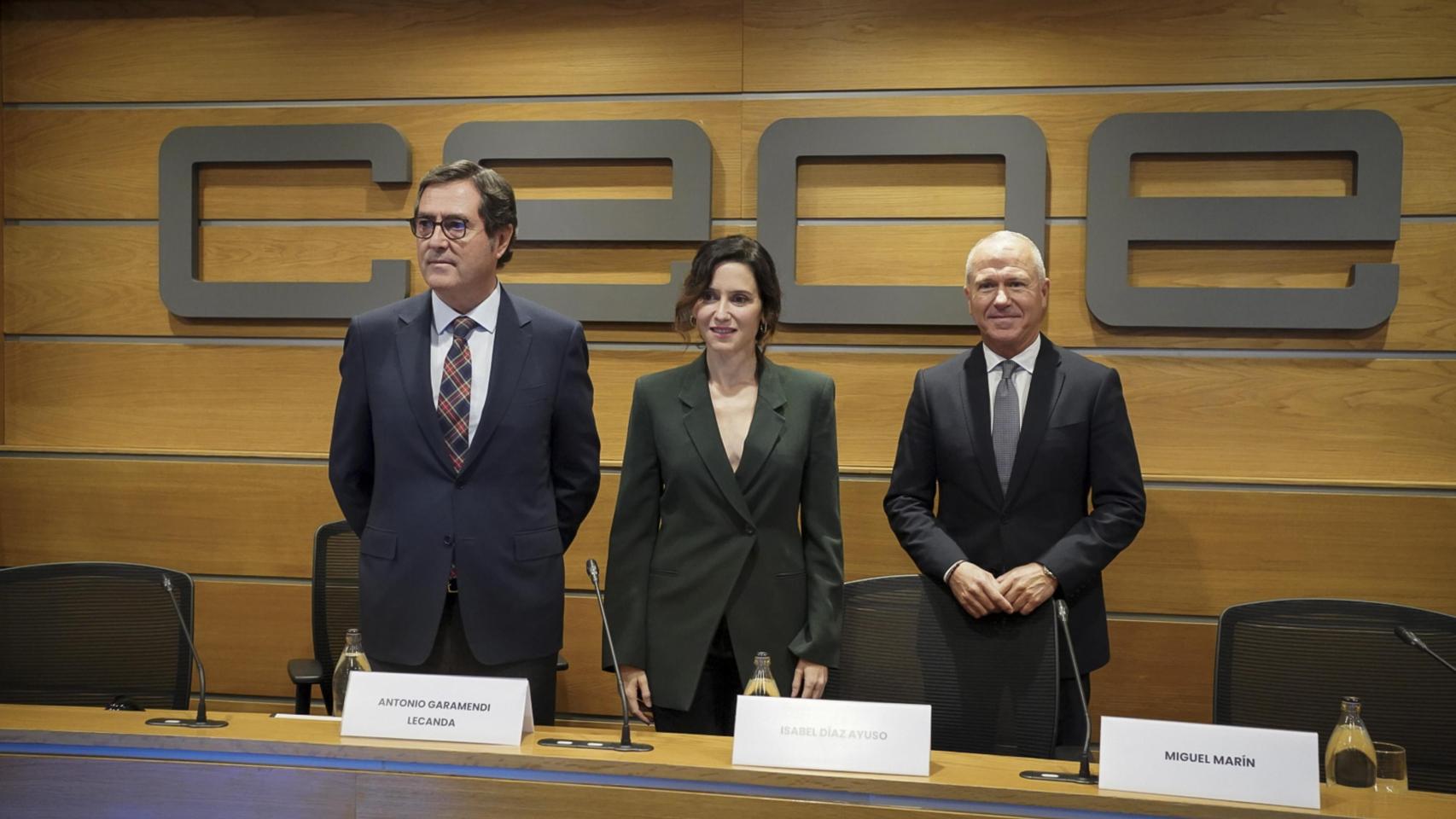 Ayuso y Garamendi denuncian el estado de la sanidad pública de Melilla y reprochan a Sánchez su ataque a la privada