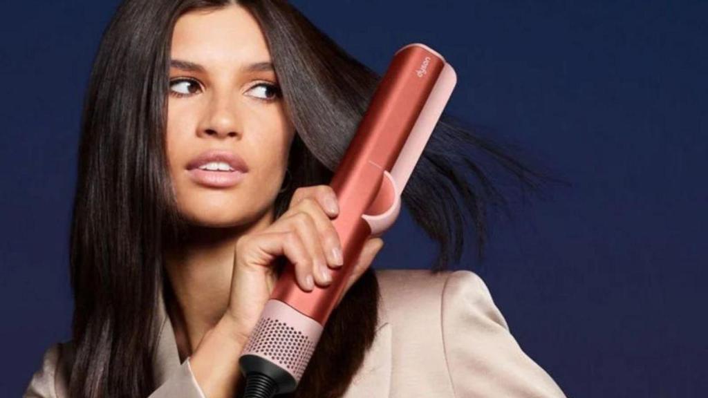 FNAC tiene el regalo de Navidad perfecto para una fan del beauty: esta plancha de pelo Dyson rebajadísima