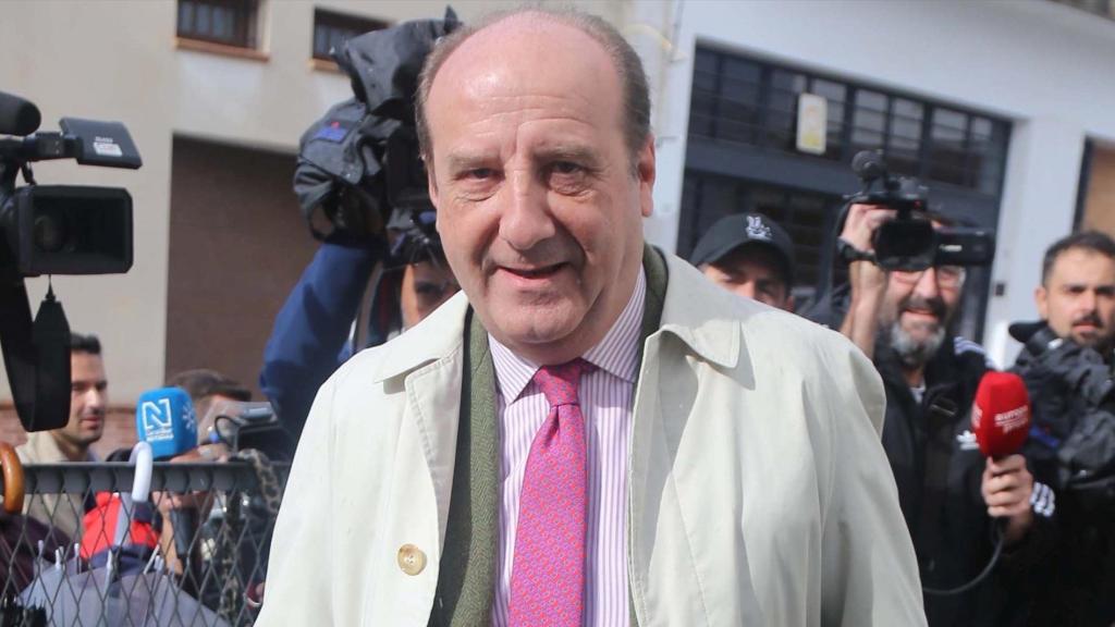 Joaquín Moeckel, abogado de Cayetano Rivera, a su llegada al juicio tras el accidente de este lunes 17 de noviembre.