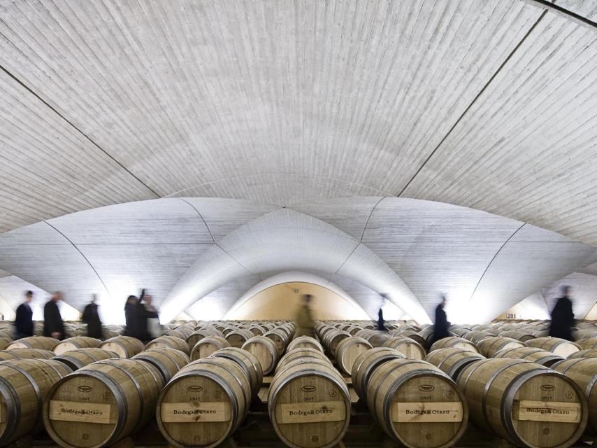 Barricas de la bodega de Otazu.