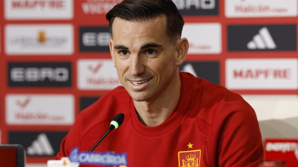 El jugador sevillano Fabián Ruiz en rueda de prensa este lunes previa al partido que disputará la selección española frente a la de Turquía hoy en el estadio La Cartuja de Sevilla en el último encuentro de la fase de clasificación para el Mundial 2026