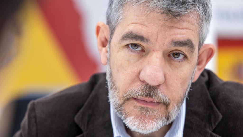 Nadal escucha con atención una de las preguntas.