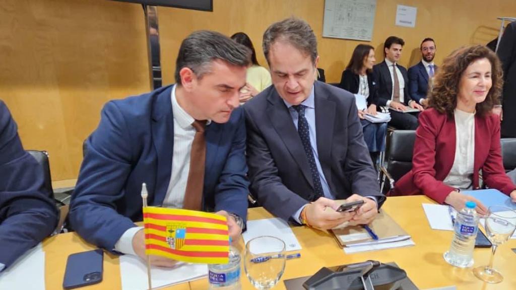 Ignacio Barquero, director general de Presupuestos, y Roberto Bermúdez de Castro, en el Consejo de Política Fiscal