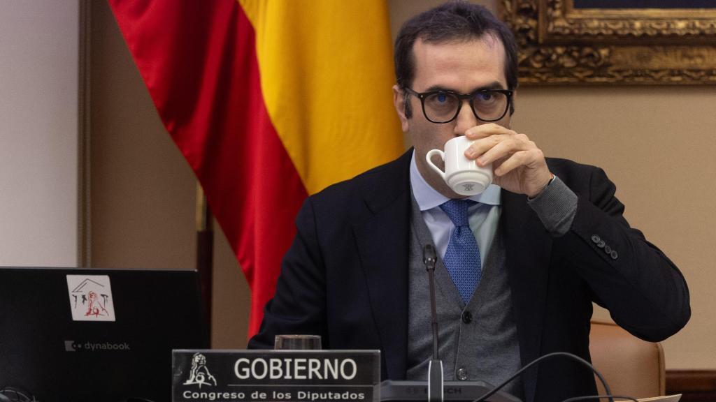 El ministro de Economía, Comercio y Empresa, Carlos Cuerpo, comparece en la Comisión Mixta para la Unión Europea, en el Congreso de los Diputados.