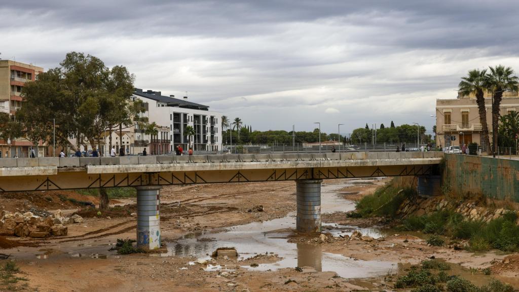Barranco del Poyo a su paso por Paiporta (Valencia. Efe / Kai Försterling