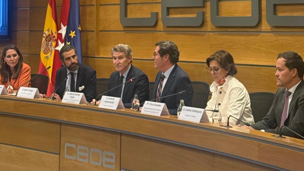 Los participantes en la sesión inaugural.