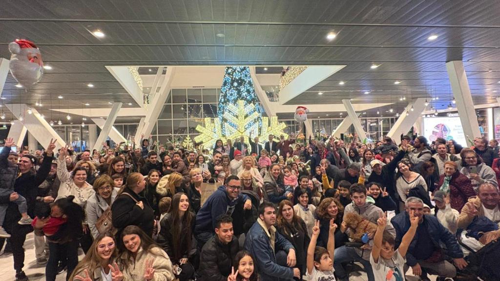 Vialia Vigo también le da la bienvenida a la Navidad con el encendido de su árbol