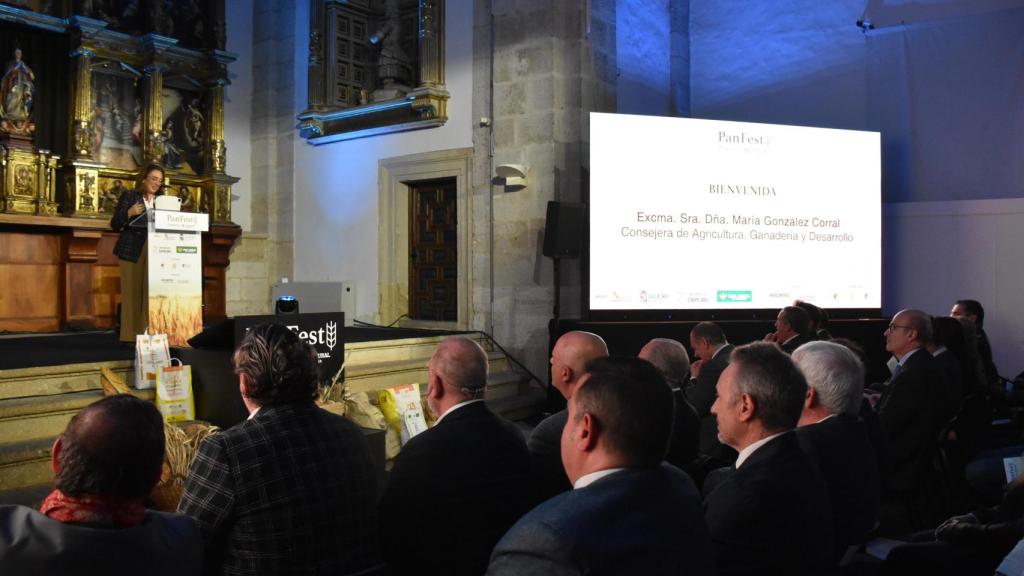 La consejera de Agricultura, Ganadería y Desarrollo Rural, María González Corral