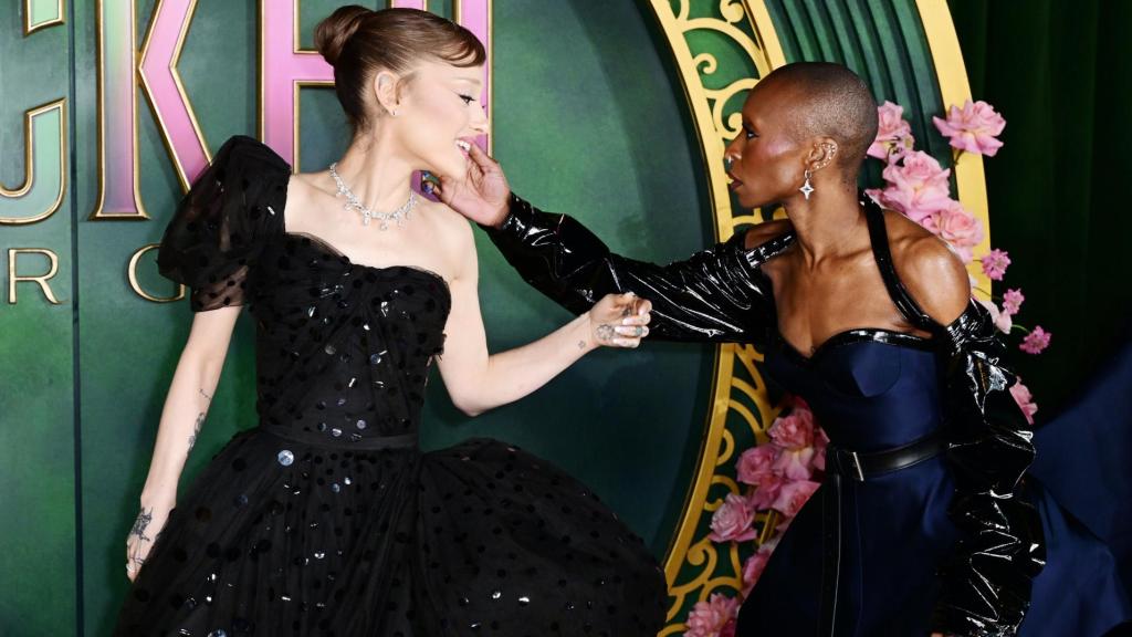 Ariana Grande y Cynthia Erivo en la promoción de la segunda parte de 'Wicked'.