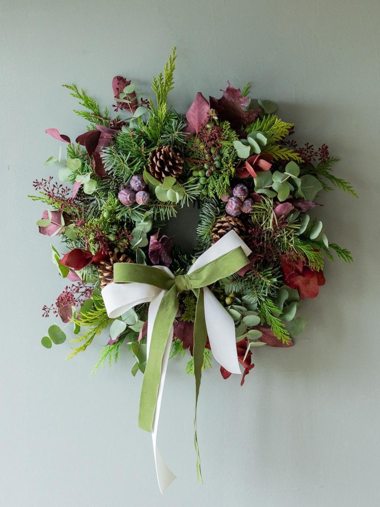 Corona natural de Navidad de Colvin (39,99 euros).