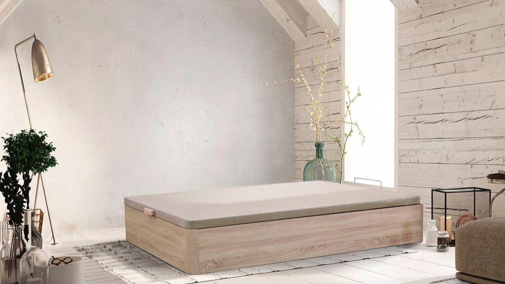 ¿Necesitas más espacio de almacenamiento en tu dormitorio? Este canapé abatible es bonito, práctico y está rebajado