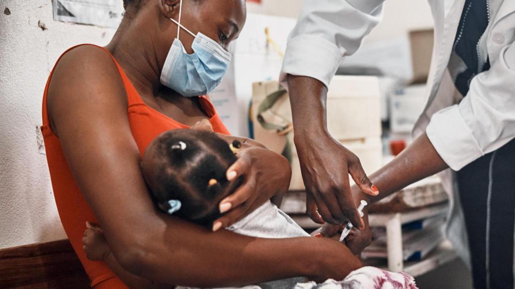 Cuando “hay vacunas, hay vida”: la Alianza de Fundación “La Caixa” para llegar a los ‘cero dosis’