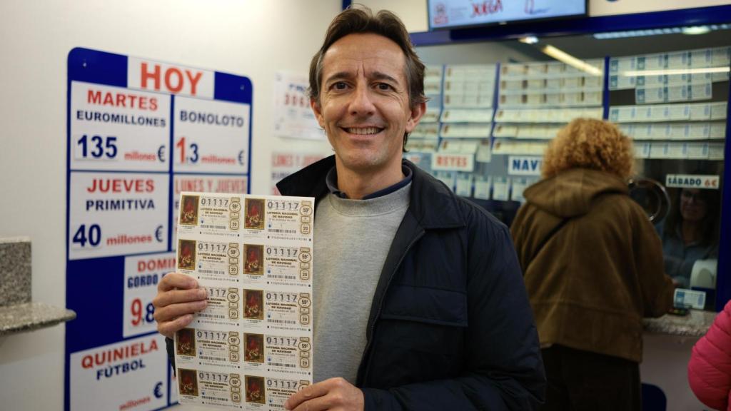 Iván González, lotero de la Administración de San Nicolás (nº 33)