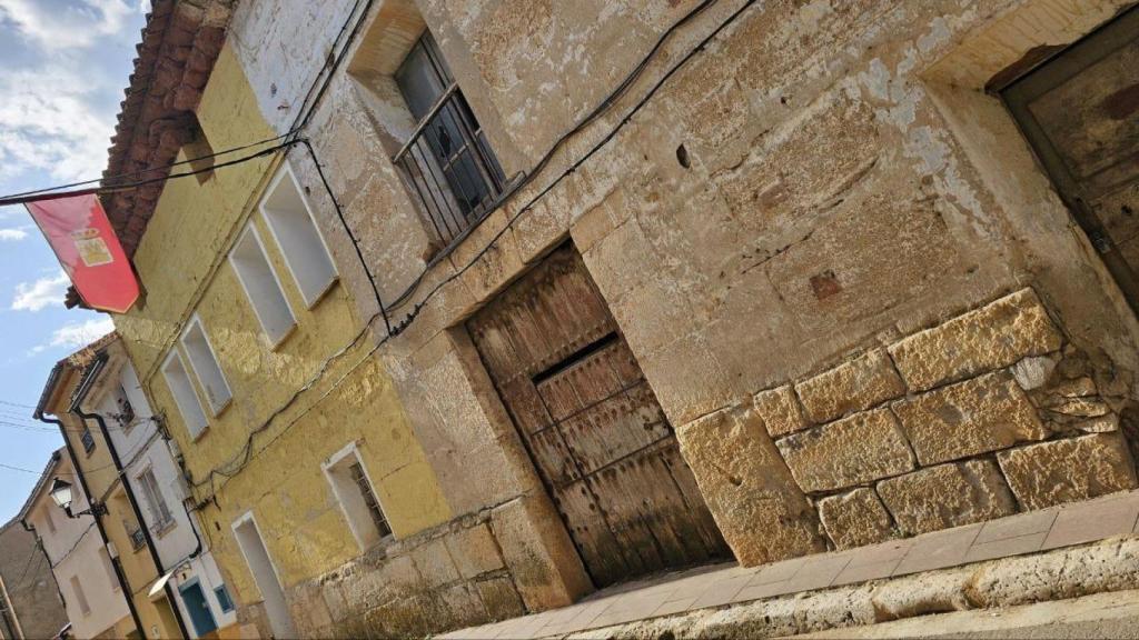 À esquerda, em amarelo, está a casa que José Luis Campos cedeu durante a operação.