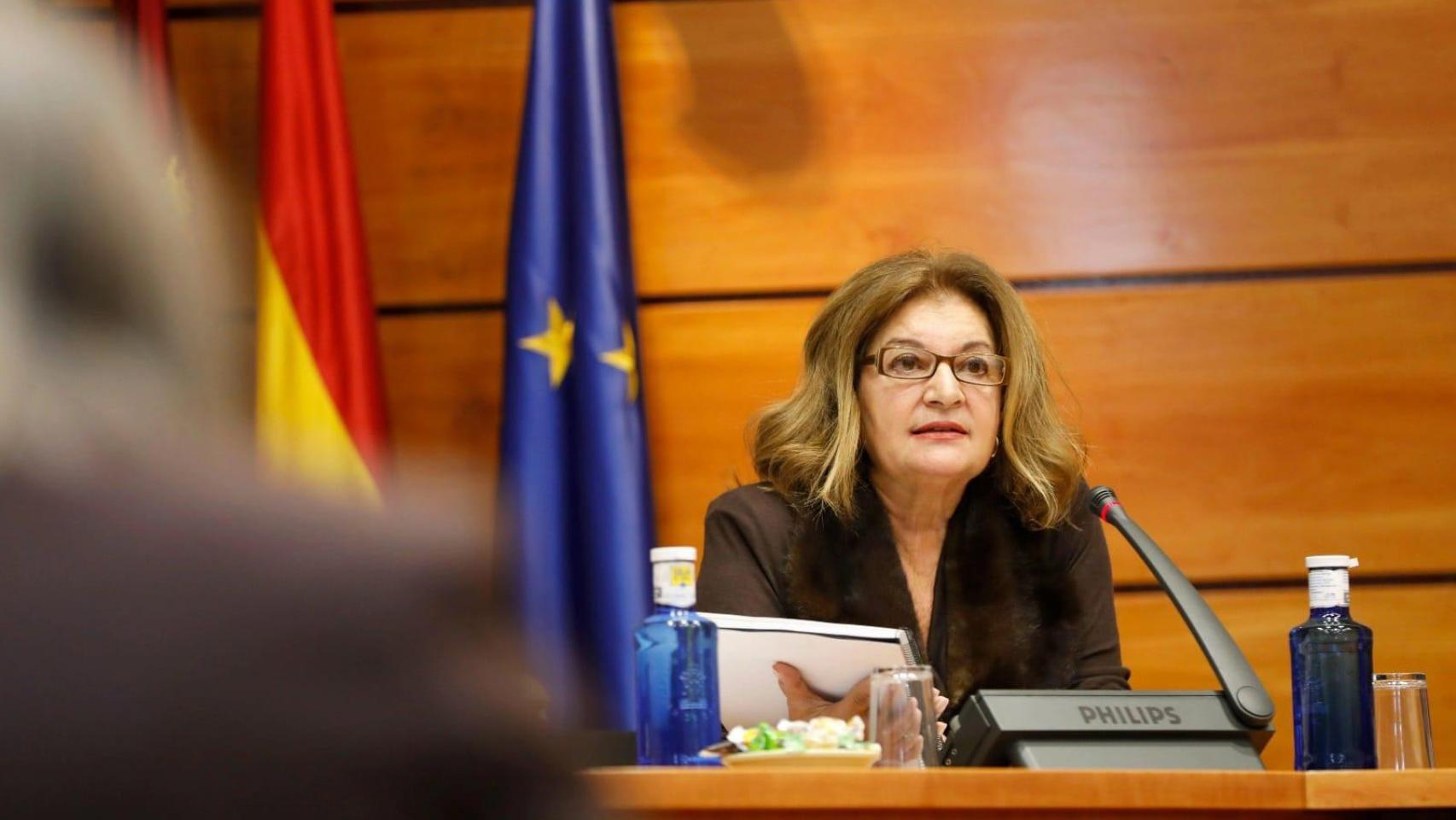 Carmen Amores, directora general de CMM, durante la comparecencia en las Cortes.