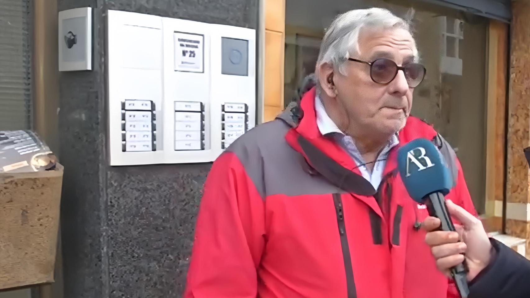 El dueño de la vivienda asegura vivir en una guerra continua.
