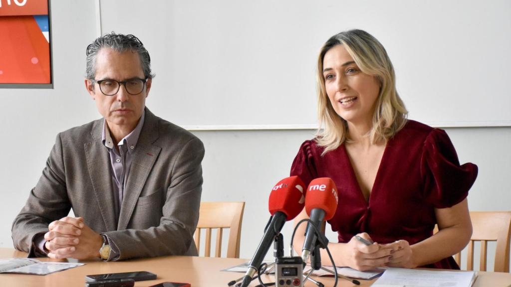 Isabel Ferreira, presidenta de la Cámara Municipal de Bragança, y José Luis González Prada, secretario de la Fundación Rei Afonso Henriques