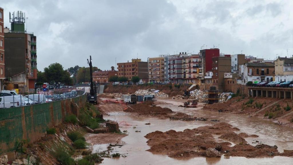Obras en el barranco del Poyo. EE