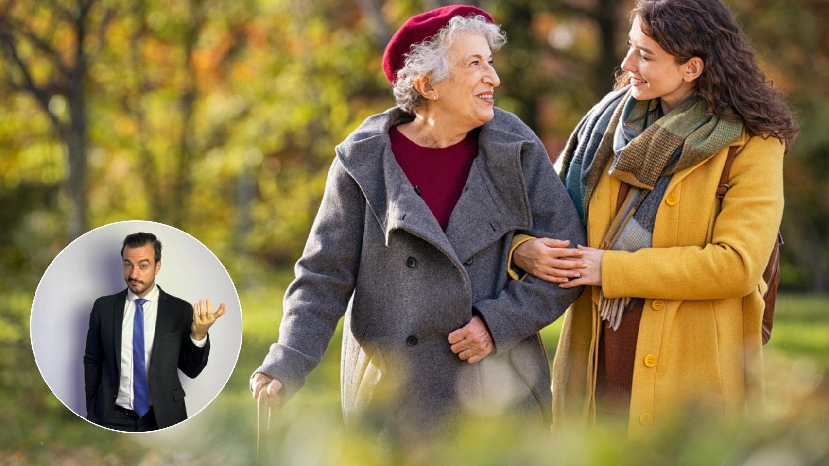 El abogado Ignacio de la Calzada y una mujer mayor caminando con su hija.