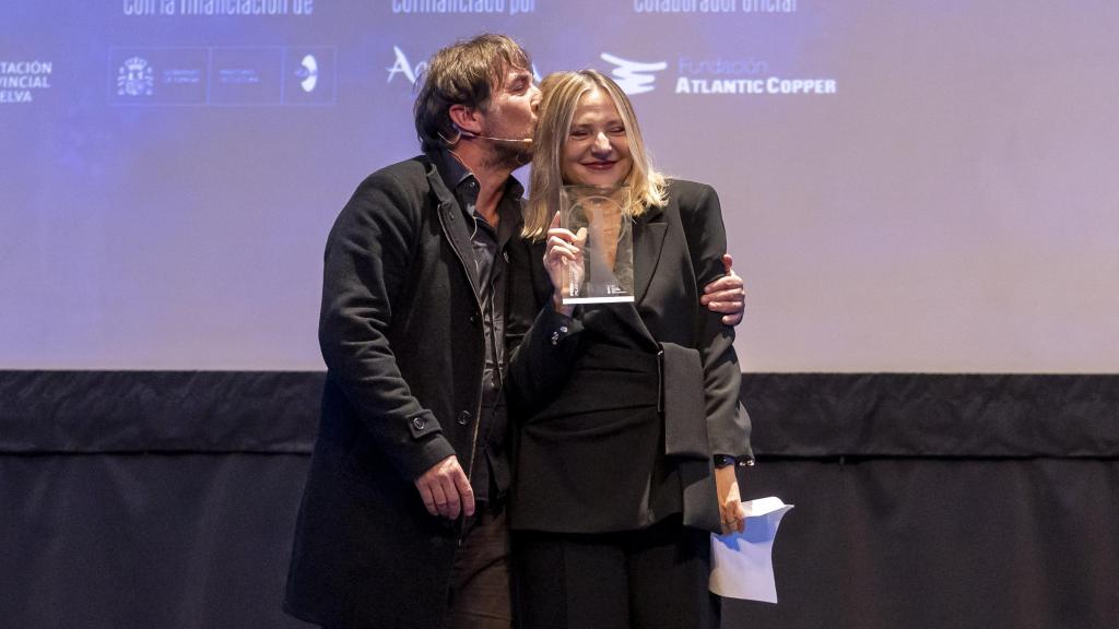 Pilar Castro recibió el Premio Ciudad de Huelva