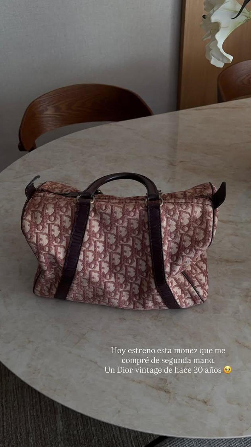 El bolso Dior vintage que Violeta Mangriñán tiene en su armario.
