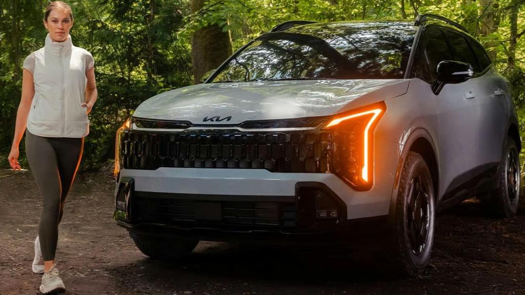 El Sportage 2026 ofrece hasta 21 cm de altura libre del suelo disponible para mejorar la visibilidad y asegurar una experiencia de exploración con confianza.
